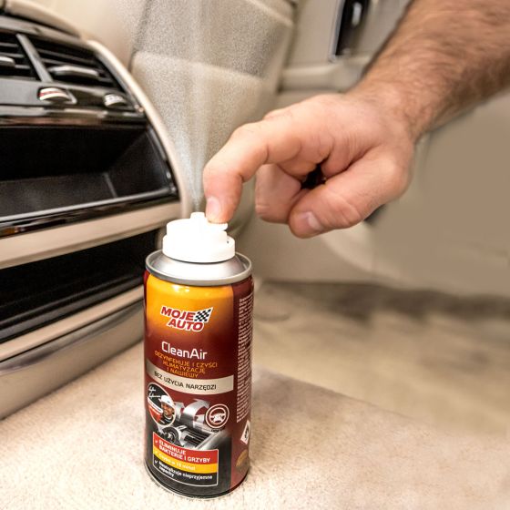 cleaning car air conditioning