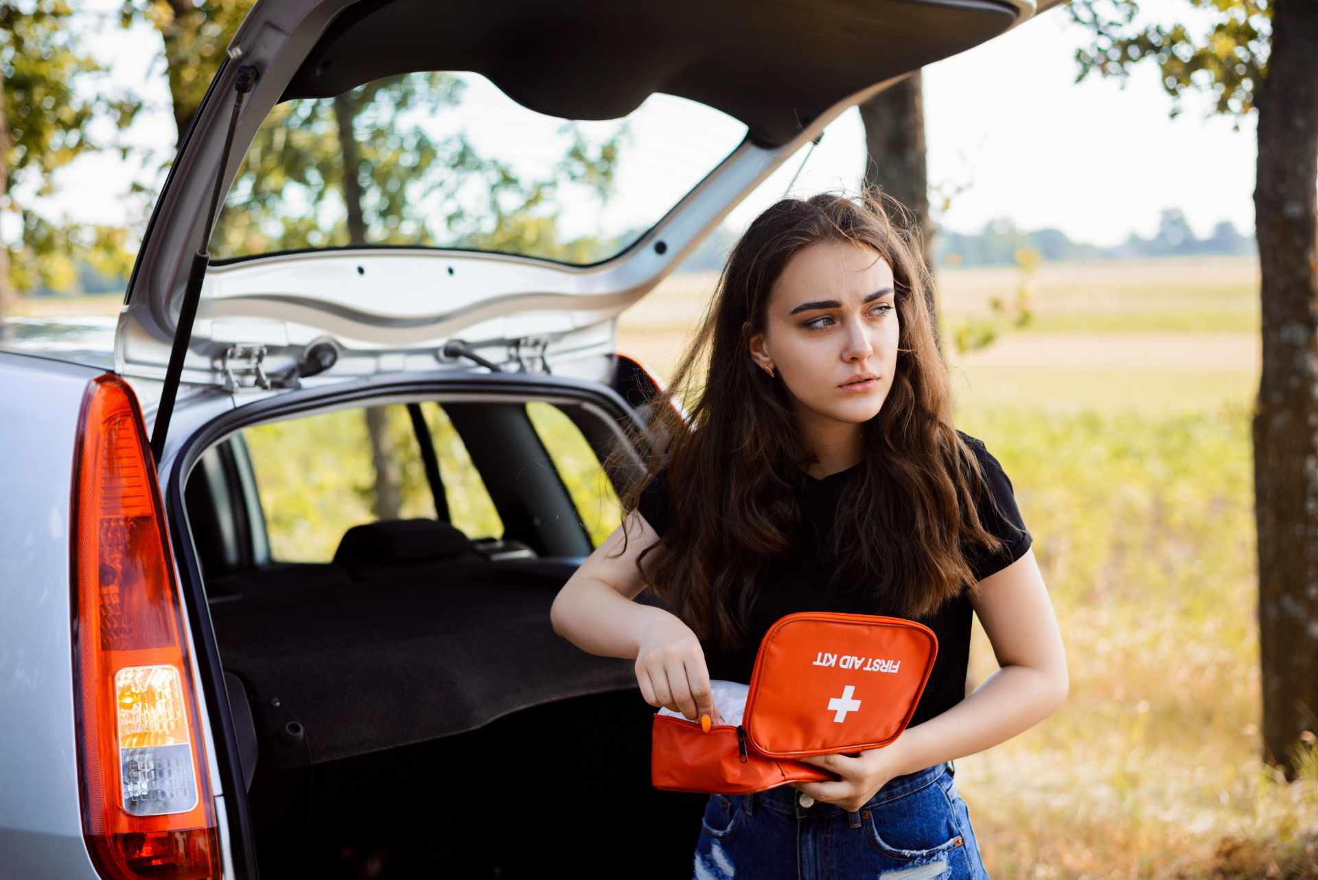Car first aid kit – what should it contain? Where to put the first aid kit and what else might be useful?