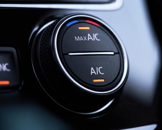 Car air conditioning - AC and AC Max