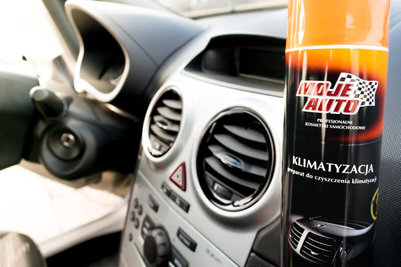 Air conditioning cleaning agent