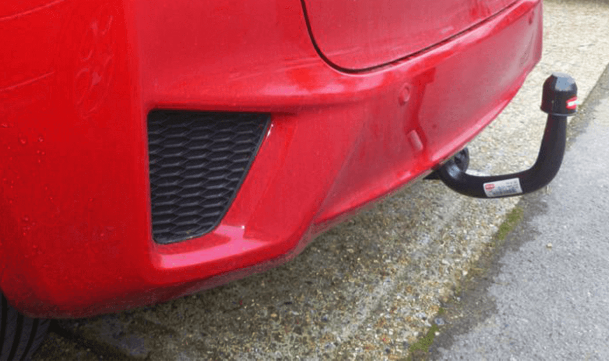 Installing the towbar